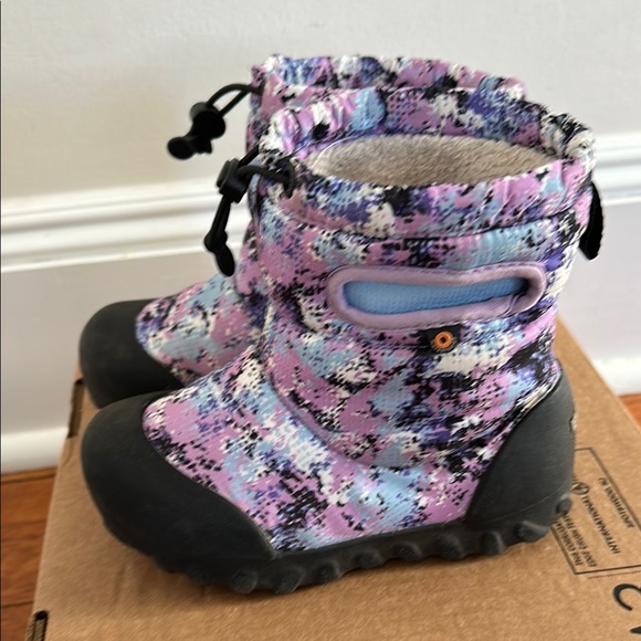 Bogs Purple and Black Rain & Snow Boots with Waterproof Fabric - Picture 5 of 9